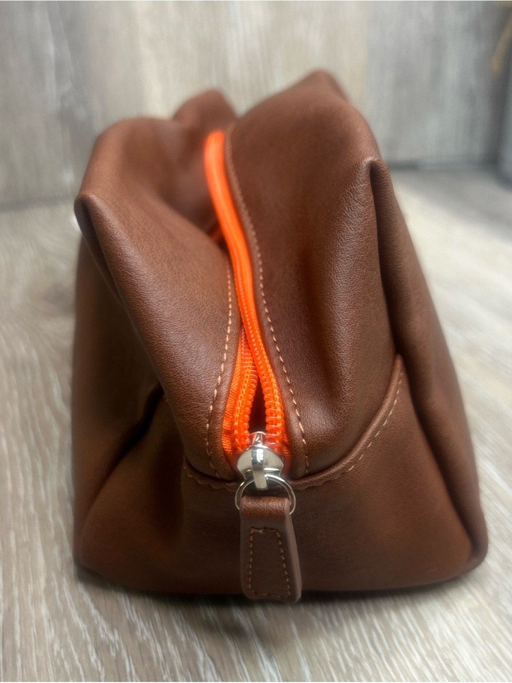Saks Fifth Avenue Toiletry Bag (NWT) - Picture 8 of 10